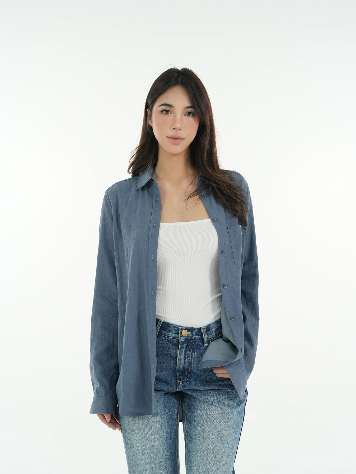 Minimalist Vintage Long-Sleeve Shirt - Slightly Loose Fit, Retro Style for Effortless Chic Fashion Minimalist Vintage Long-Sleeve Shirt - Slightly Loose Fit, Retro Style for Effortless Chic Fashion