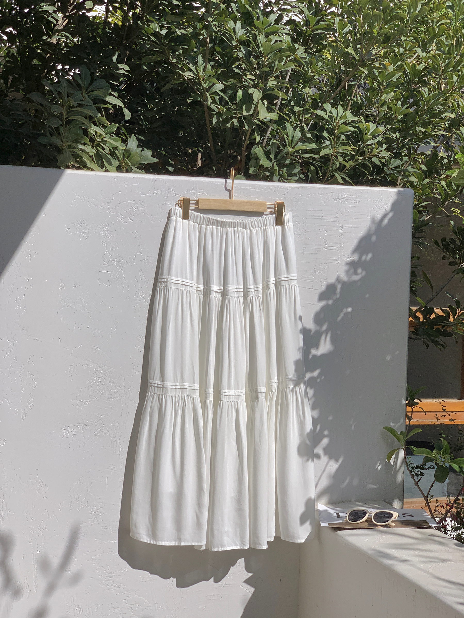 Misty Purple Plus Size Mid-Length Loose Draped Skirt - Flowing White Umbrella Design for Effortless Style Misty Purple Plus Size Mid-Length Loose Draped Skirt - Flowing White Umbrella Design for Effortless Style