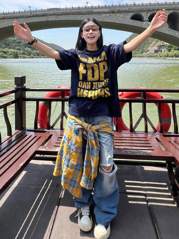 Navy Blue Heavyweight Women's Summer T-Shirt with Letter Print - Casual Loose Fit Pure Cotton Top for Trendy American Style Navy Blue Heavyweight Women's Summer T-Shirt with Letter Print - Casual Loose Fit Pure Cotton Top for Trendy American Style