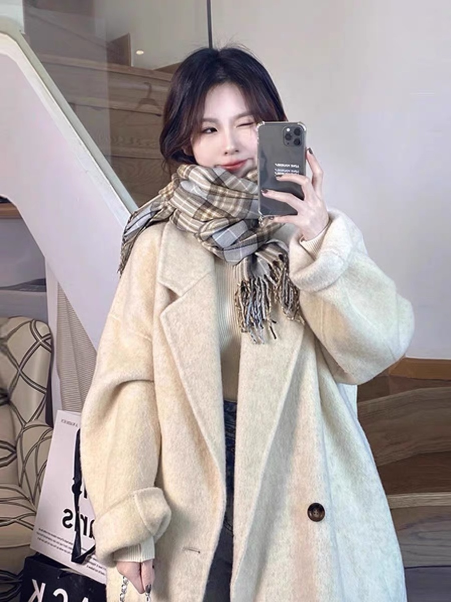 Oatmeal Cashmere Coat for Women, Mid-Length 2024 Winter Korean Style High-End Down Jacket with Thick Inner Lining Outerwear Oatmeal Cashmere Coat for Women, Mid-Length 2024 Winter Korean Style High-End Down Jacket with Thick Inner Lining Outerwear