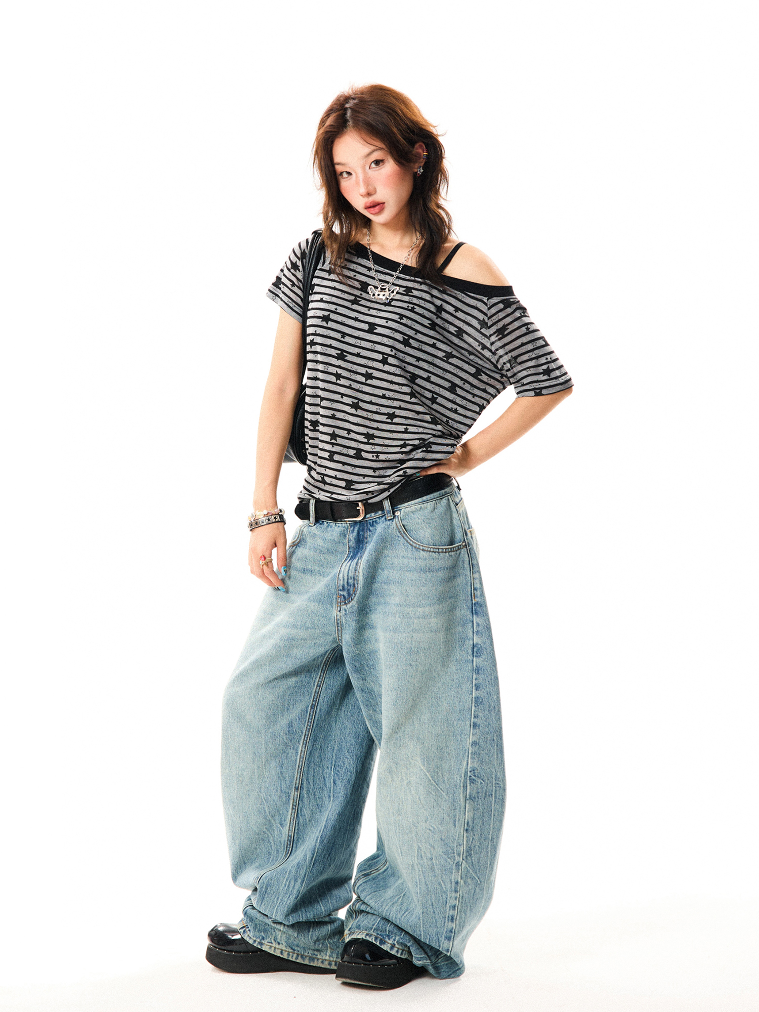 Off-Shoulder Color-Blocking Striped T-Shirt for Women - Summer Spicy Girl Style, Versatile Short Sleeve Top Off-Shoulder Color-Blocking Striped T-Shirt for Women - Summer Spicy Girl Style, Versatile Short Sleeve Top