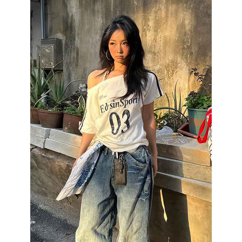 Off-Shoulder Color-Blocking T-Shirt for Women - Spicy Girl Summer Top with Letter Print and Woven Strap, Y2K Loose Fit Style Off-Shoulder Color-Blocking T-Shirt for Women - Spicy Girl Summer Top with Letter Print and Woven Strap, Y2K Loose Fit Style