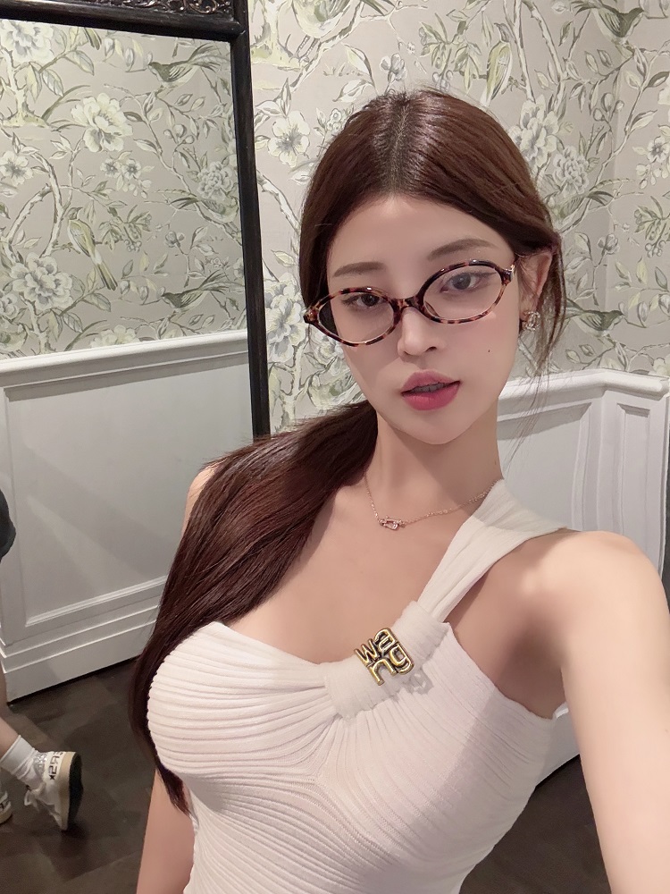 Off-Shoulder Knitted Tank Top for Women, Sexy Strapless Design, Luna Lona Style, Y2K Fashion, Trendy Summer Wear Off-Shoulder Knitted Tank Top for Women, Sexy Strapless Design, Luna Lona Style, Y2K Fashion, Trendy Summer Wear