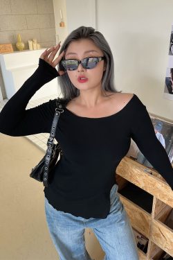 Off-Shoulder Long Sleeve T-Shirt for Women - Slimming Autumn Design, Low Neck Sexy Top, Trendy Y2K Style