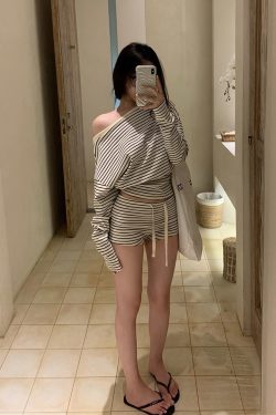 Off-Shoulder Long Sleeve Waist-Cinching Black and White Striped Top with Cotton Shorts - Casual Y2K Outfit