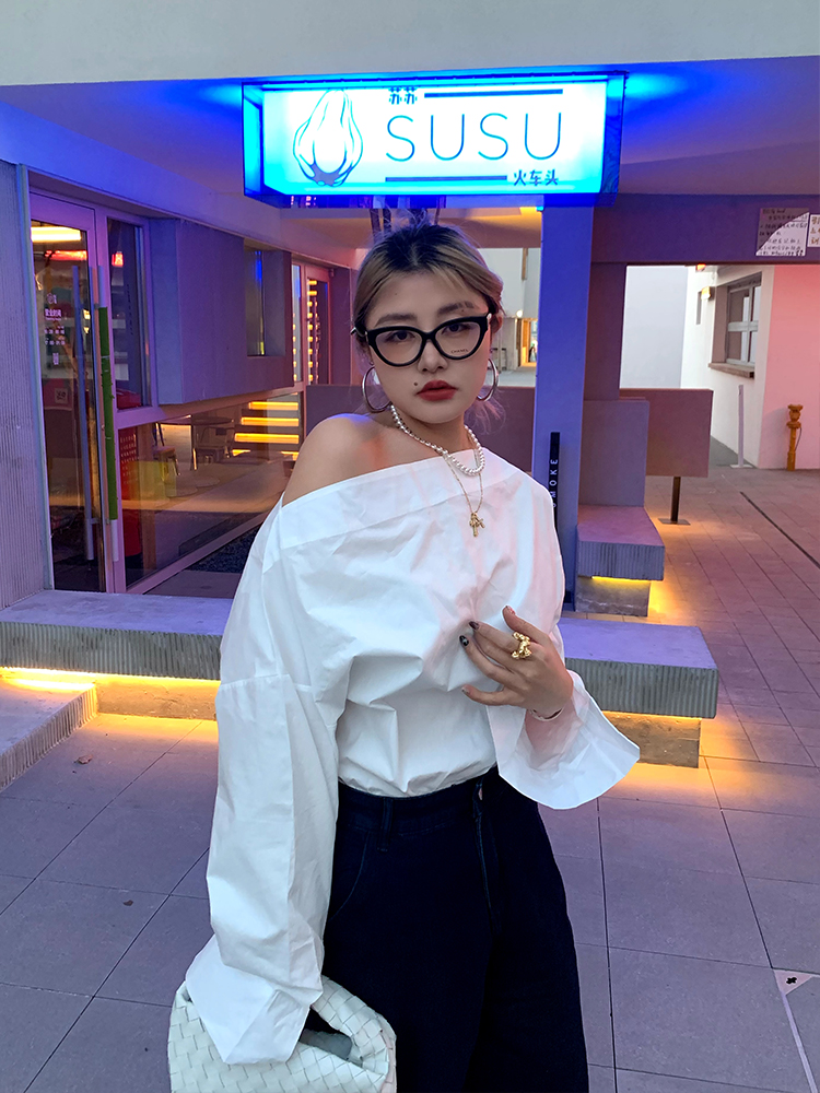 Off-Shoulder Long Sleeve White Shirt for Women - Unique Spring Fashion Top, Trendy 90s Style Off-Shoulder Long Sleeve White Shirt for Women - Unique Spring Fashion Top, Trendy 90s Style