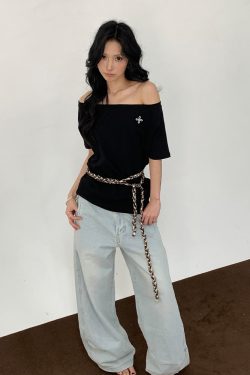 Off-Shoulder Short Sleeve Black T-Shirt with Cross Print - Loose Fit Summer Top for Women, Trendy Spicy Girl Style