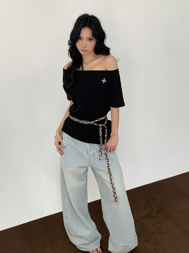 Off-Shoulder Short Sleeve Black T-Shirt with Cross Print - Loose Fit Summer Top for Women, Trendy Spicy Girl Style Off-Shoulder Short Sleeve Black T-Shirt with Cross Print - Loose Fit Summer Top for Women, Trendy Spicy Girl Style