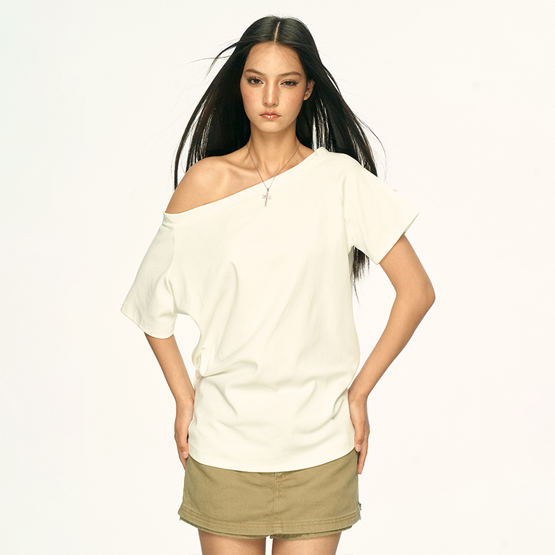 Off-Shoulder Short Sleeve T-Shirt for Women - Spicy Girl Style, Loose Fit, Summer 2025 Trend, American-Inspired Fashion Off-Shoulder Short Sleeve T-Shirt for Women - Spicy Girl Style, Loose Fit, Summer 2025 Trend, American-Inspired Fashion