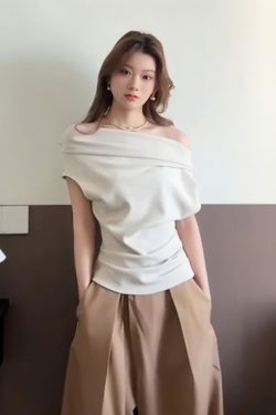 Off-Shoulder Vintage T-Shirt for Women - Summer Slimming Style, Waist-Cinching, Short Sleeves, Irregular Design, Trendy and Instagram-Worthy