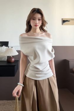 Off-Shoulder Vintage T-Shirt for Women - Summer Slimming Style, Waist-Cinching, Short Sleeves, Irregular Design, Trendy and Instagram-Worthy
