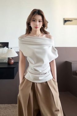 Off-Shoulder Vintage T-Shirt for Women - Summer Slimming Style, Waist-Cinching, Short Sleeves, Irregular Design, Trendy and Instagram-Worthy