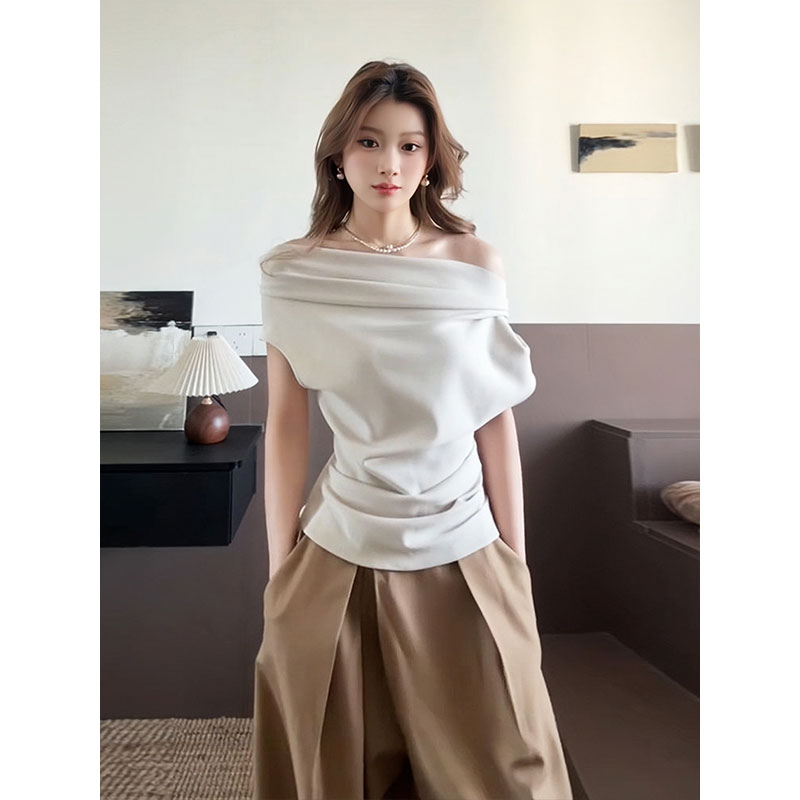 Off-Shoulder Vintage T-Shirt for Women - Summer Slimming Style, Waist-Cinching, Short Sleeves, Irregular Design, Trendy and Instagram-Worthy Off-Shoulder Vintage T-Shirt for Women - Summer Slimming Style, Waist-Cinching, Short Sleeves, Irregular Design, Trendy and Instagram-Worthy