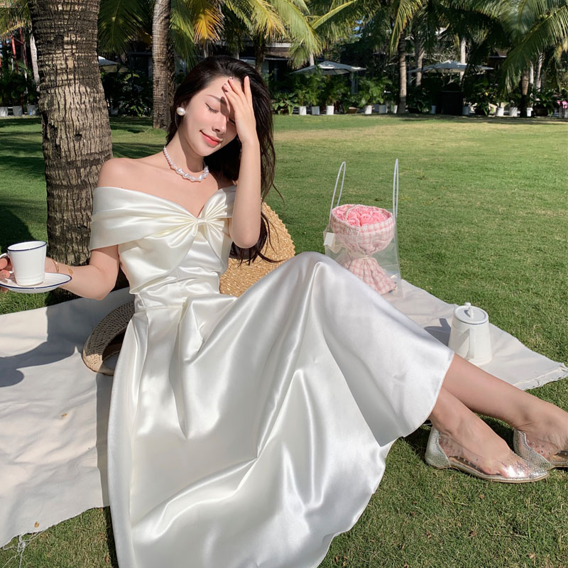 Off-the-Shoulder White Fairy Dress for Women, French-Style Strapless Long Skirt with Bow, Perfect for Everyday Wear and Photos Off-the-Shoulder White Fairy Dress for Women, French-Style Strapless Long Skirt with Bow, Perfect for Everyday Wear and Photos