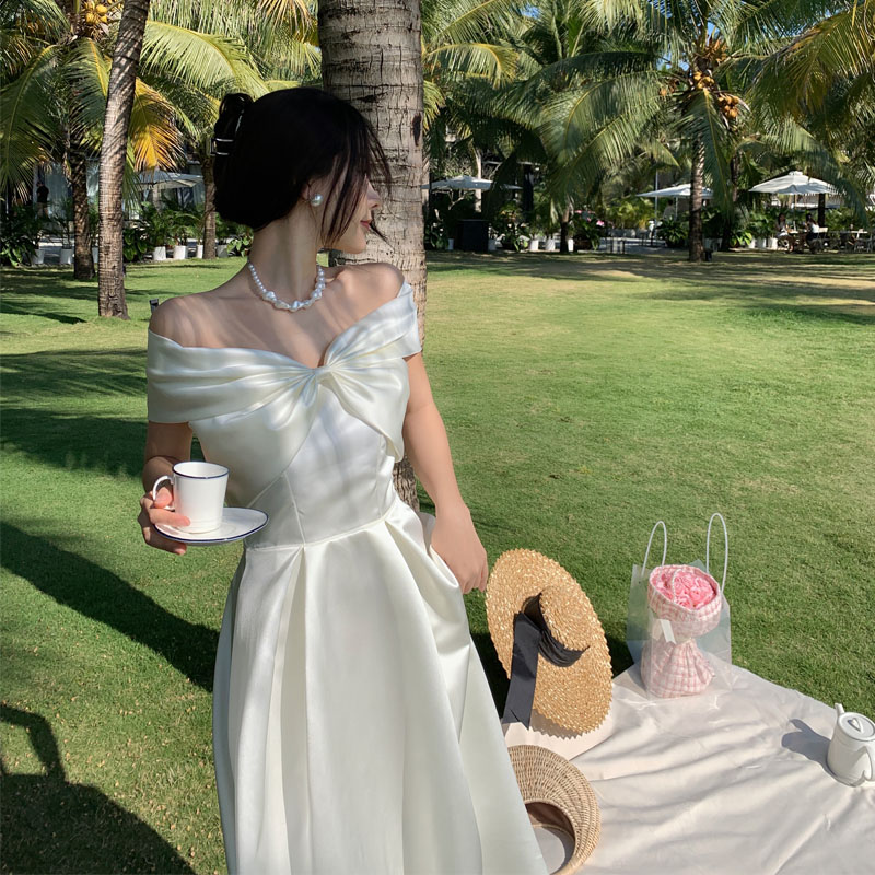 Off-the-Shoulder White Fairy Dress for Women, French-Style Strapless Long Skirt with Bow, Perfect for Everyday Wear and Photos Off-the-Shoulder White Fairy Dress for Women, French-Style Strapless Long Skirt with Bow, Perfect for Everyday Wear and Photos