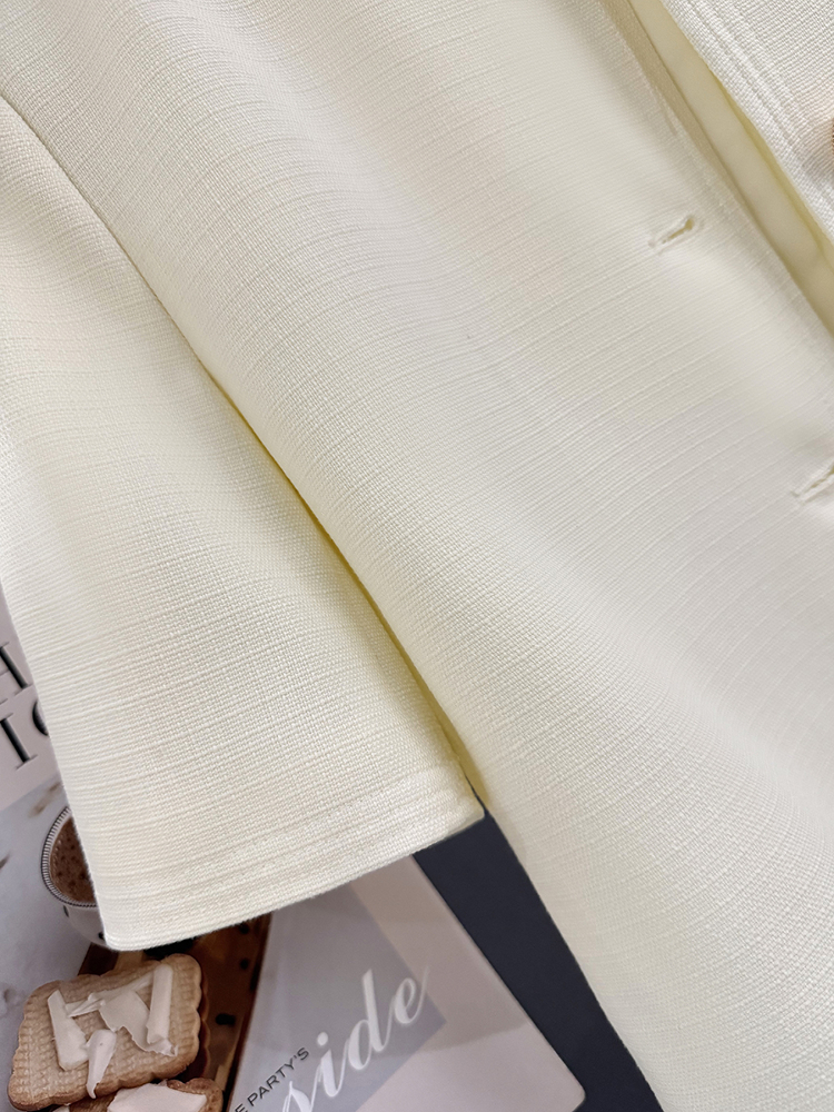 Off-White Korean-Style Street Fashion Thin Jacket for Women - 2025 Summer Sweet Youthful Goddess Short Top Off-White Korean-Style Street Fashion Thin Jacket for Women - 2025 Summer Sweet Youthful Goddess Short Top