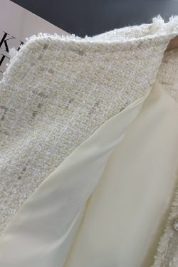 Off-White Lightweight Luxury Short Jacket for Women, Stylish Tassel Design for Autumn and Winter 2024, Elegant Layering Piece