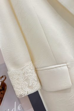 Off-White Minimalist Lace Cuff Blazer for Women - 2025 Summer Style, Imitation Acetate Textured Suit, Chic Fashion Layering Piece