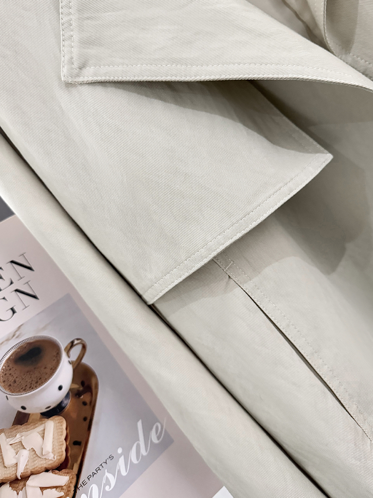 Off-White Short Trench Coat for Women - British Style, Spring 2025, Chic French Youthful Design for Autumn Fashion Off-White Short Trench Coat for Women - British Style, Spring 2025, Chic French Youthful Design for Autumn Fashion