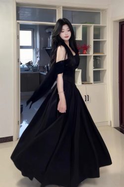 One-Shoulder Black Dress with Flowing Ribbon Big Skirt - Elegant Summer Slim Fit Hepburn Style for Women