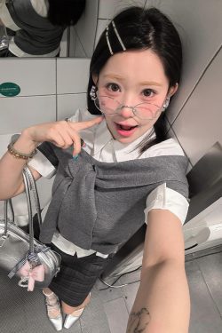 One-Shoulder Short Sleeve Knitted Top for Women - Trendy Gray Summer T-Shirt, Slim Fit, Hot Girl Style, Y2K Fashion