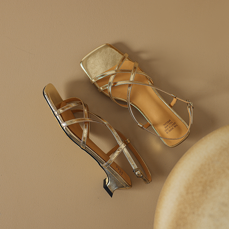 Open-Toe Chunky Strap Roman Sandals for Women - Gold and Silver Hollow Design - Summer 2024 Fashion Open-Toe Chunky Strap Roman Sandals for Women - Gold and Silver Hollow Design - Summer 2024 Fashion