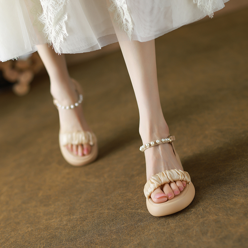 Open-Toe Thick-Soled Leather Sandals for Women - Summer Vacation Fashion with Pearl Detail - Versatile High Heels Open-Toe Thick-Soled Leather Sandals for Women - Summer Vacation Fashion with Pearl Detail - Versatile High Heels