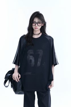 Oversized Black Short-Sleeve T-Shirt for Women - American High Street Sports Style, Loose Fit, Casual Chic.
