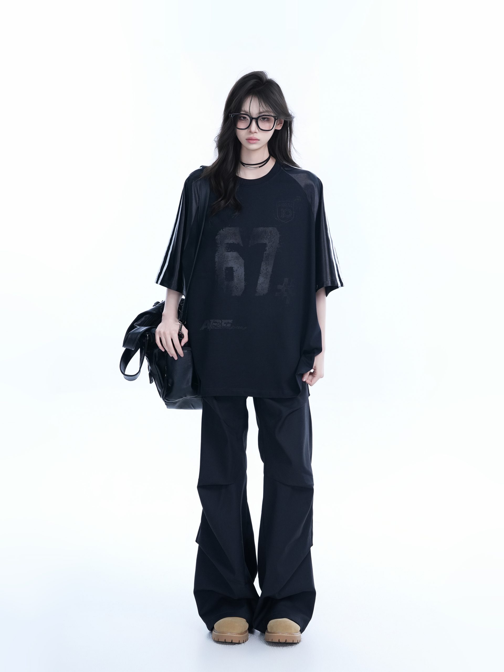 Oversized Black Short-Sleeve T-Shirt for Women - American High Street Sports Style, Loose Fit, Casual Chic. Oversized Black Short-Sleeve T-Shirt for Women - American High Street Sports Style, Loose Fit, Casual Chic.