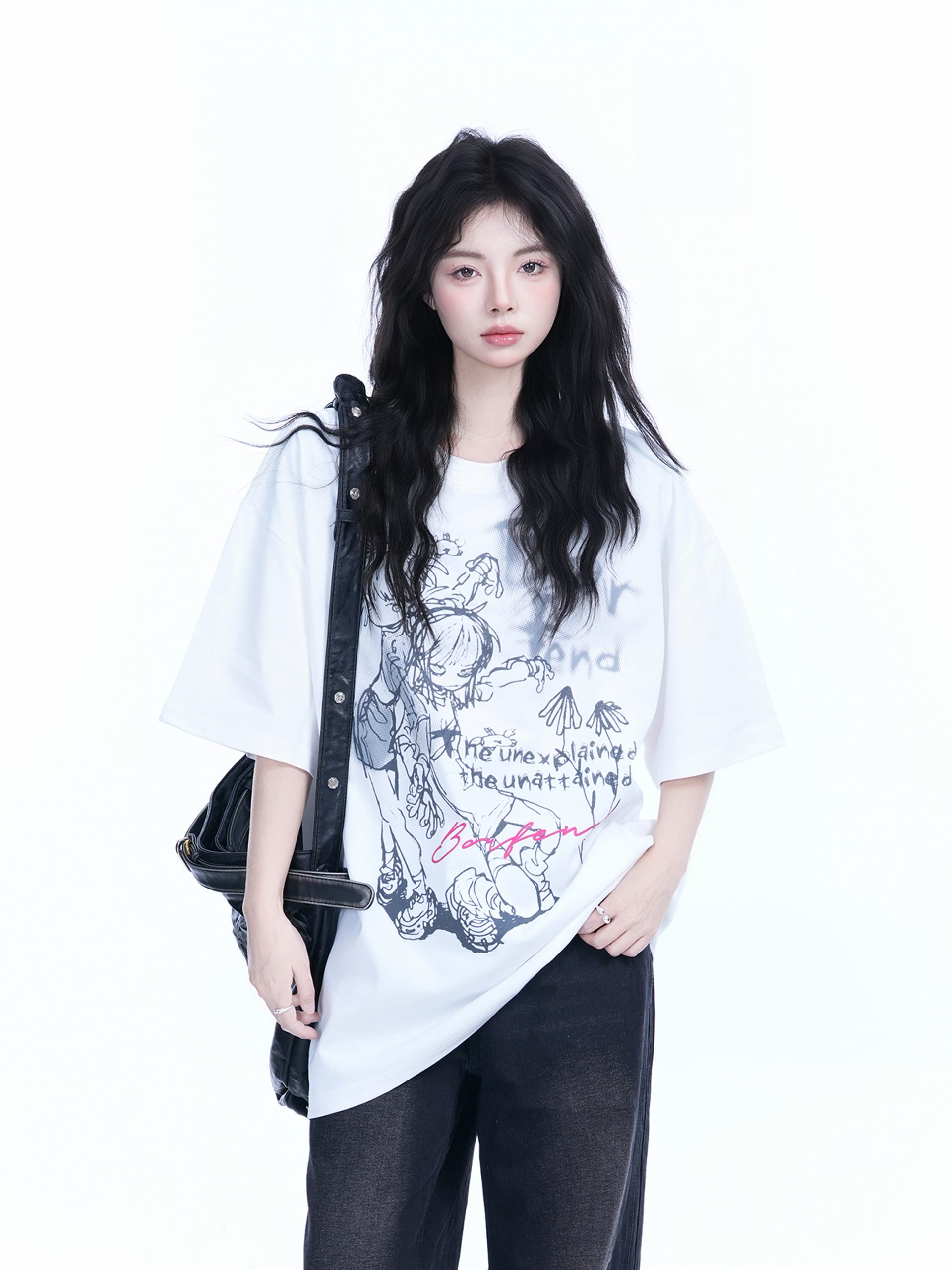 Oversized Black Short Sleeve T-Shirt for Women - American Street Style, Casual Cotton Tee with "Sit and Eat Until the Mountains Are Empty" Print Oversized Black Short Sleeve T-Shirt for Women - American Street Style, Casual Cotton Tee with "Sit and Eat Until the Mountains Are Empty" Print