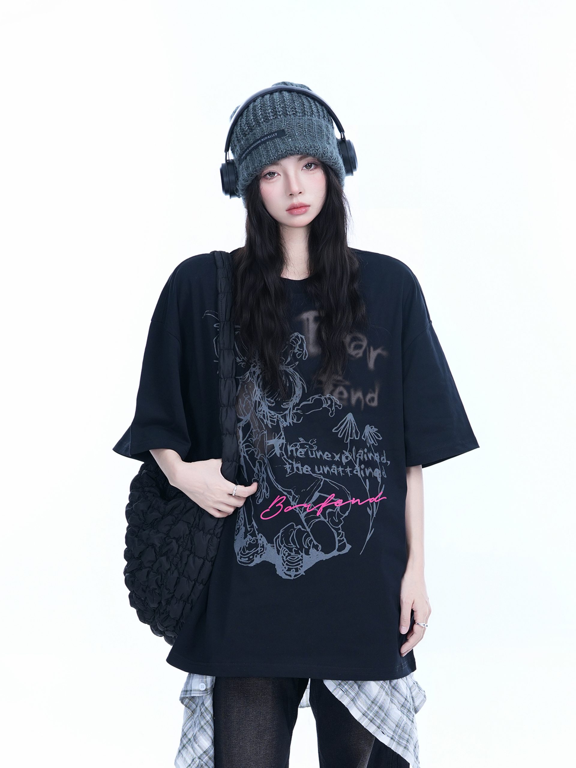 Oversized Black Short Sleeve T-Shirt for Women - American Street Style, Casual Cotton Tee with "Sit and Eat Until the Mountains Are Empty" Print Oversized Black Short Sleeve T-Shirt for Women - American Street Style, Casual Cotton Tee with "Sit and Eat Until the Mountains Are Empty" Print