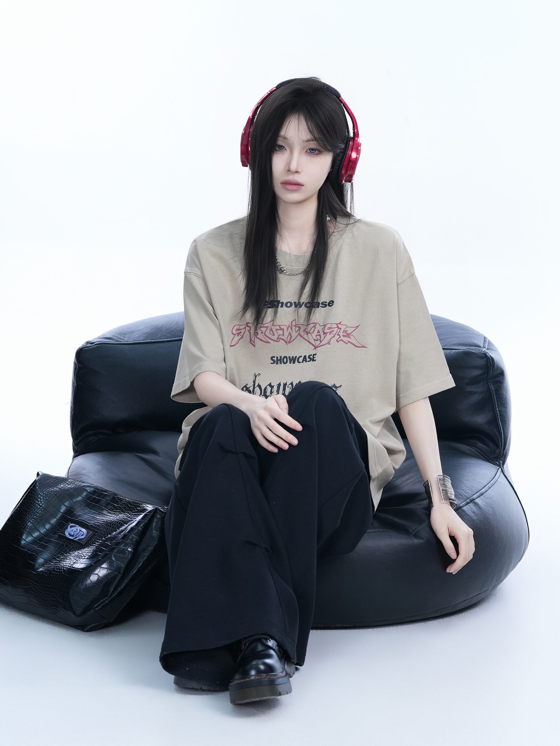 Oversized Black Short-Sleeve T-Shirt for Women - American Street Style, Casual Loose Fit, Y2K Fashion, Graphic Tee Oversized Black Short-Sleeve T-Shirt for Women - American Street Style, Casual Loose Fit, Y2K Fashion, Graphic Tee