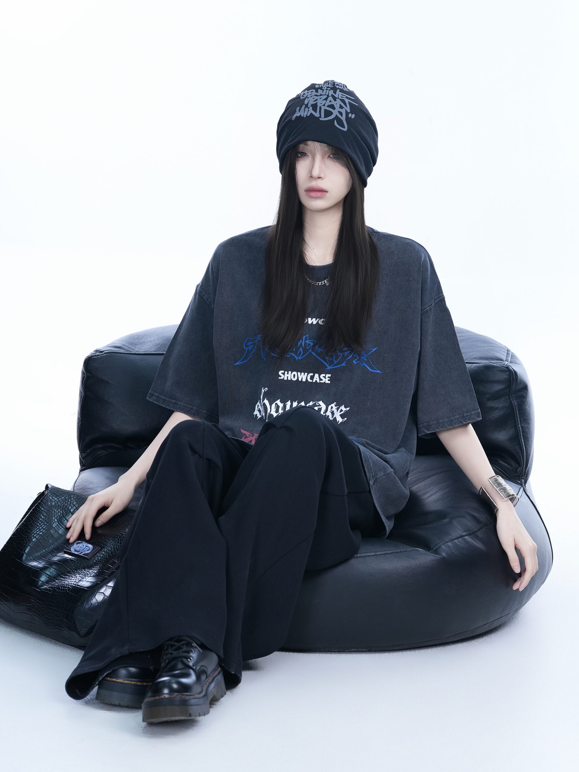 Oversized Black Short-Sleeve T-Shirt for Women - American Street Style, Casual Loose Fit, Y2K Fashion, Graphic Tee Oversized Black Short-Sleeve T-Shirt for Women - American Street Style, Casual Loose Fit, Y2K Fashion, Graphic Tee