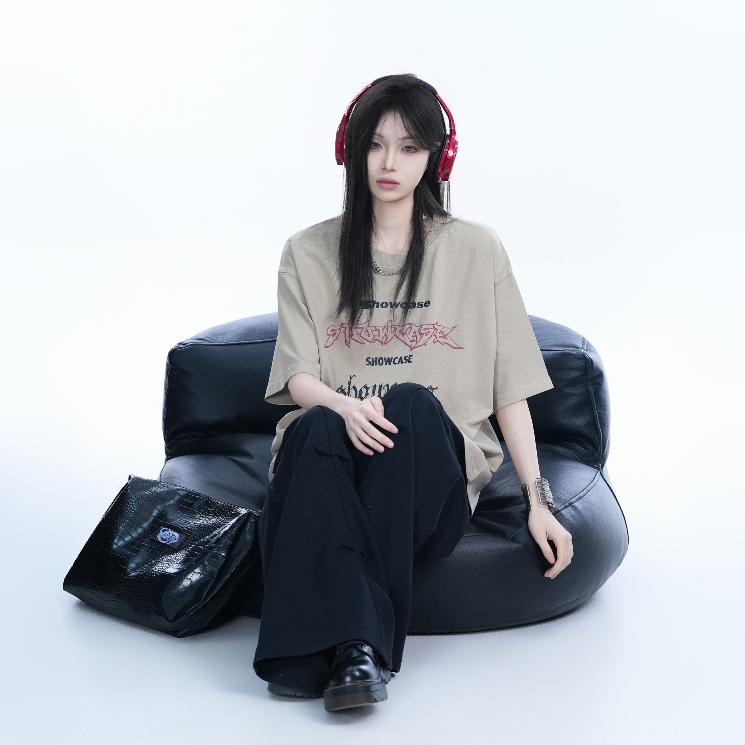 Oversized Black Short-Sleeve T-Shirt for Women - American Street Style, Casual Loose Fit, Y2K Fashion, Graphic Tee Oversized Black Short-Sleeve T-Shirt for Women - American Street Style, Casual Loose Fit, Y2K Fashion, Graphic Tee