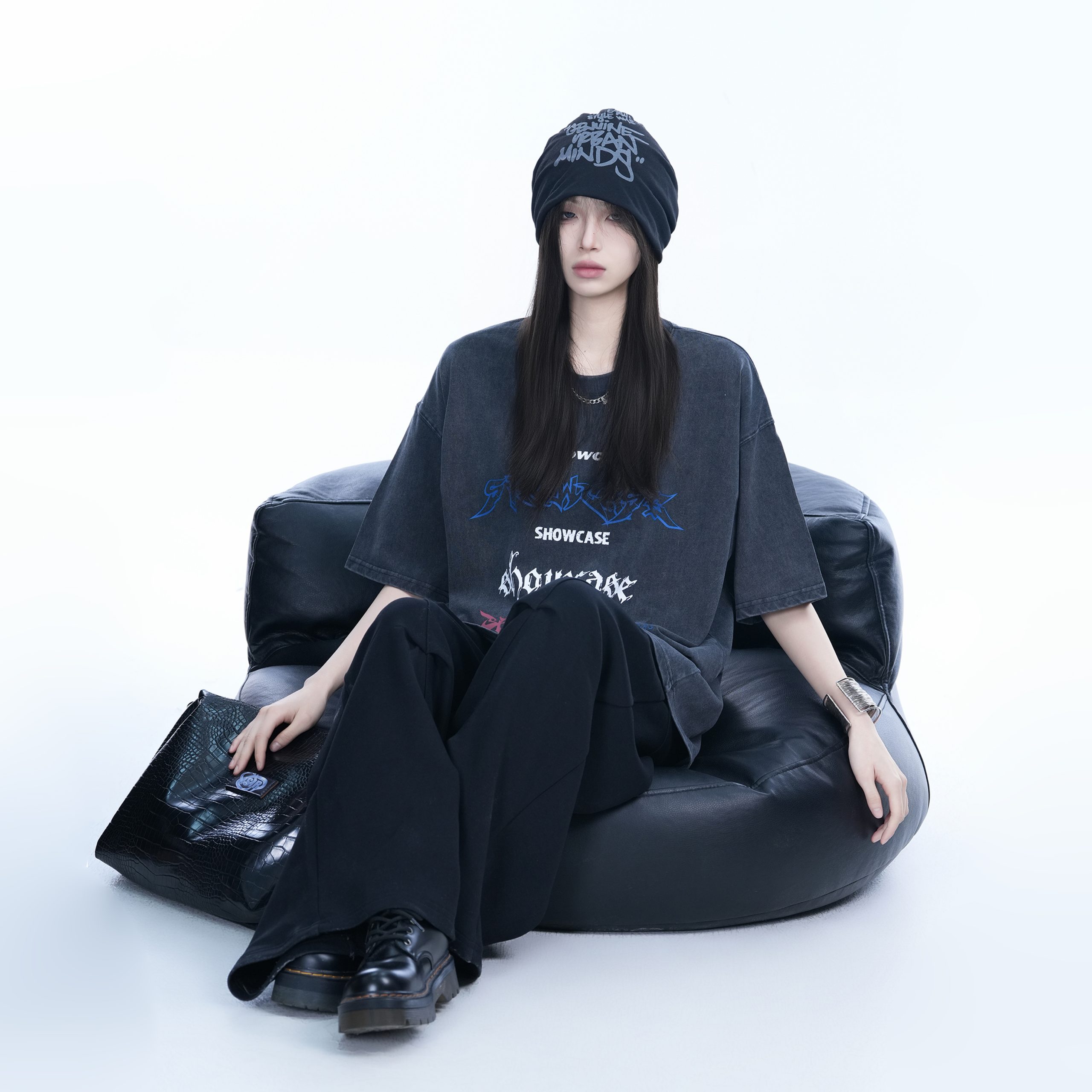 Oversized Black Short-Sleeve T-Shirt for Women - American Street Style, Casual Loose Fit, Y2K Fashion, Graphic Tee Oversized Black Short-Sleeve T-Shirt for Women - American Street Style, Casual Loose Fit, Y2K Fashion, Graphic Tee