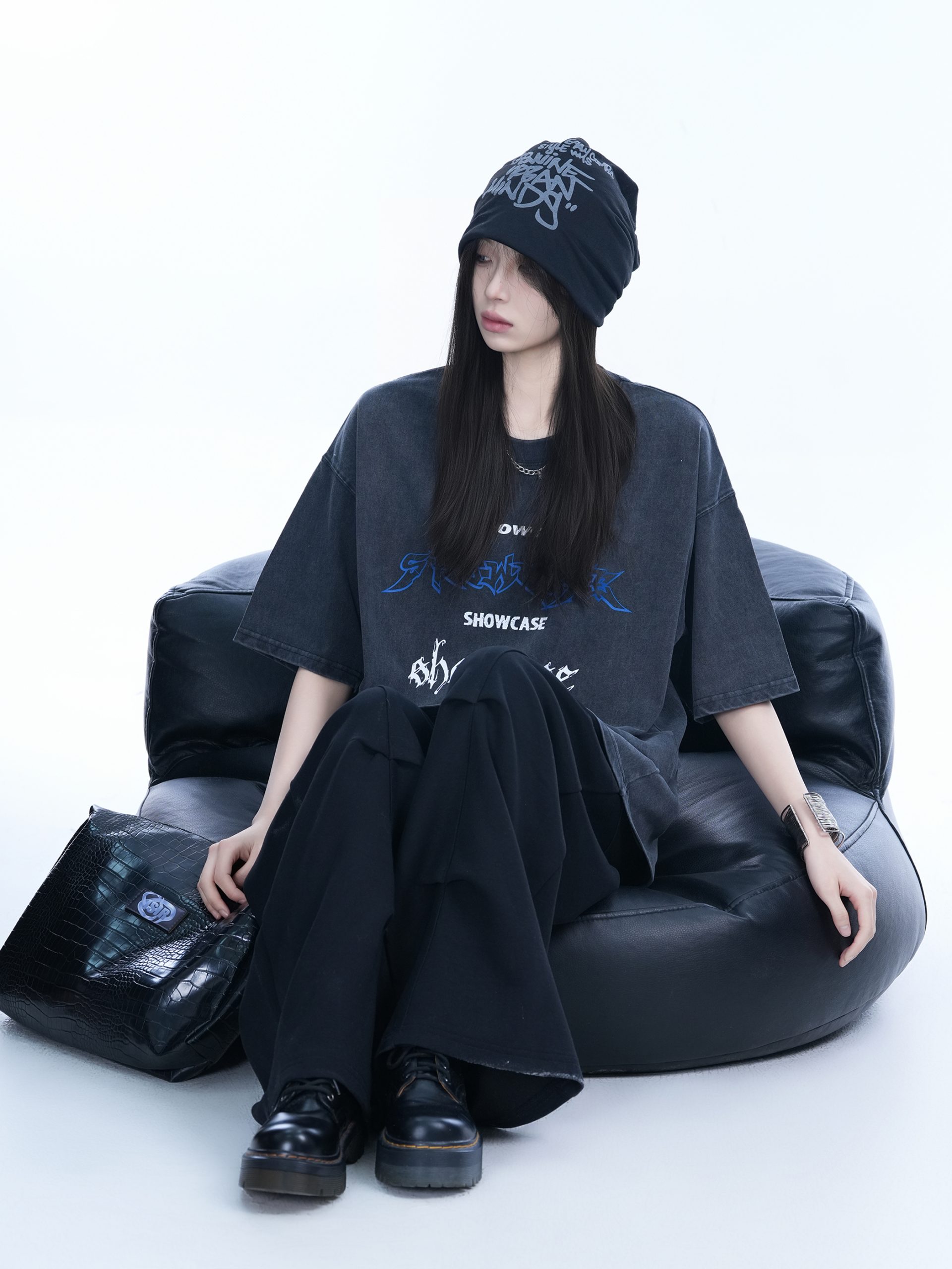 Oversized Black Short-Sleeve T-Shirt for Women - American Street Style, Casual Loose Fit, Y2K Fashion, Graphic Tee Oversized Black Short-Sleeve T-Shirt for Women - American Street Style, Casual Loose Fit, Y2K Fashion, Graphic Tee