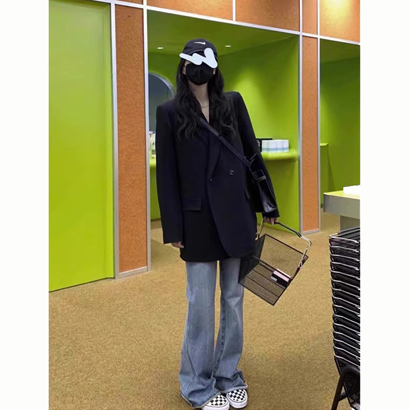 Oversized Gray Blazer for Women - Spring Autumn Casual Korean Style with Shoulder Pads, Loose Fit Design Oversized Gray Blazer for Women - Spring Autumn Casual Korean Style with Shoulder Pads, Loose Fit Design