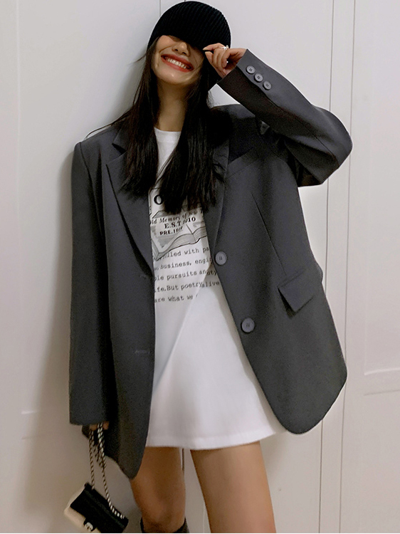 Oversized Gray Suit Jacket for Women, Loose Fit Blazer, Elegant Slimming Design, High-End Street Fashion, 2025 Spring Autumn Collection Oversized Gray Suit Jacket for Women, Loose Fit Blazer, Elegant Slimming Design, High-End Street Fashion, 2025 Spring Autumn Collection