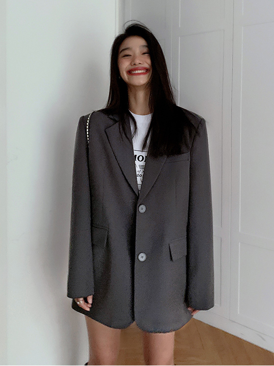 Oversized Gray Suit Jacket for Women, Loose Fit Blazer, Elegant Slimming Design, High-End Street Fashion, 2025 Spring Autumn Collection Oversized Gray Suit Jacket for Women, Loose Fit Blazer, Elegant Slimming Design, High-End Street Fashion, 2025 Spring Autumn Collection