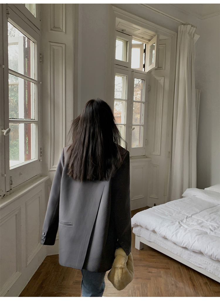 Oversized Gray Suit Jacket for Women, Loose Fit Blazer, Elegant Slimming Design, High-End Street Fashion, 2025 Spring Autumn Collection Oversized Gray Suit Jacket for Women, Loose Fit Blazer, Elegant Slimming Design, High-End Street Fashion, 2025 Spring Autumn Collection