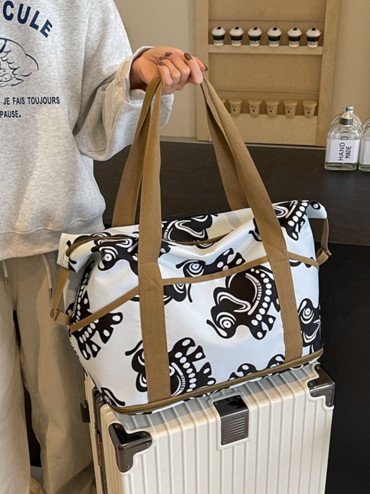 Oversized Nylon Travel Bag for Clothes, Suitcase with Pull Rod, Short Business Trip & Maternity Hospital Bag for Women Oversized Nylon Travel Bag for Clothes, Suitcase with Pull Rod, Short Business Trip & Maternity Hospital Bag for Women