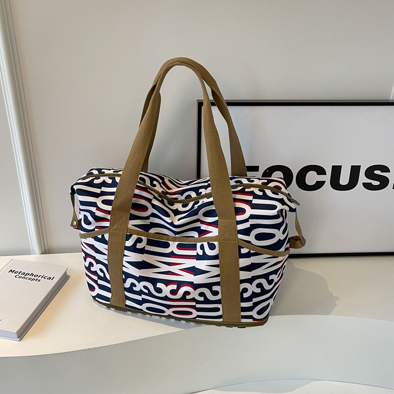 Oversized Nylon Travel Bag for Clothes, Suitcase with Pull Rod, Short Business Trip & Maternity Hospital Bag for Women Oversized Nylon Travel Bag for Clothes, Suitcase with Pull Rod, Short Business Trip & Maternity Hospital Bag for Women