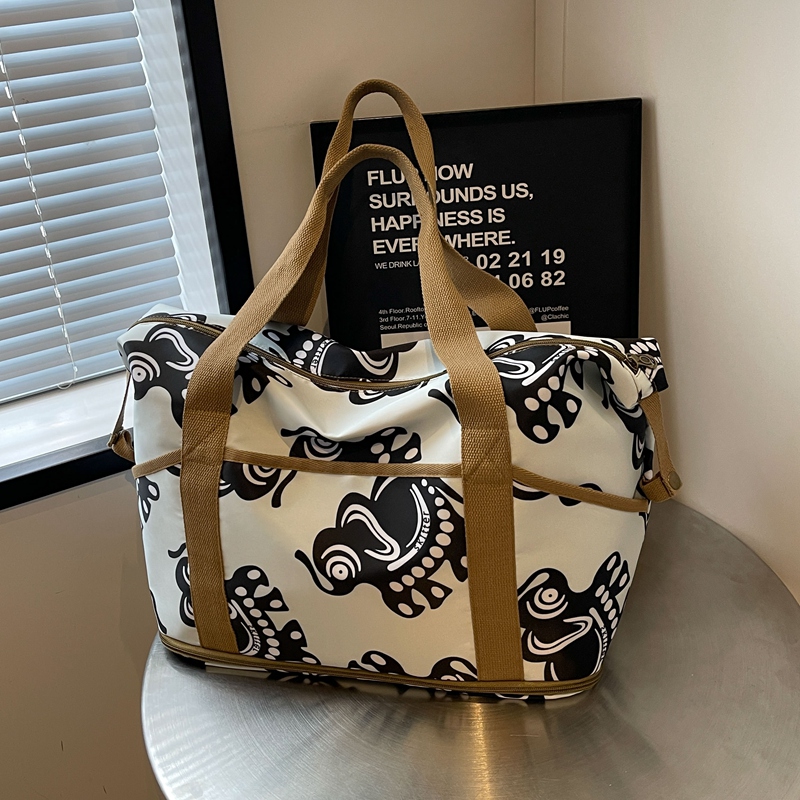 Oversized Nylon Travel Bag for Clothes, Suitcase with Pull Rod, Short Business Trip & Maternity Hospital Bag for Women Oversized Nylon Travel Bag for Clothes, Suitcase with Pull Rod, Short Business Trip & Maternity Hospital Bag for Women