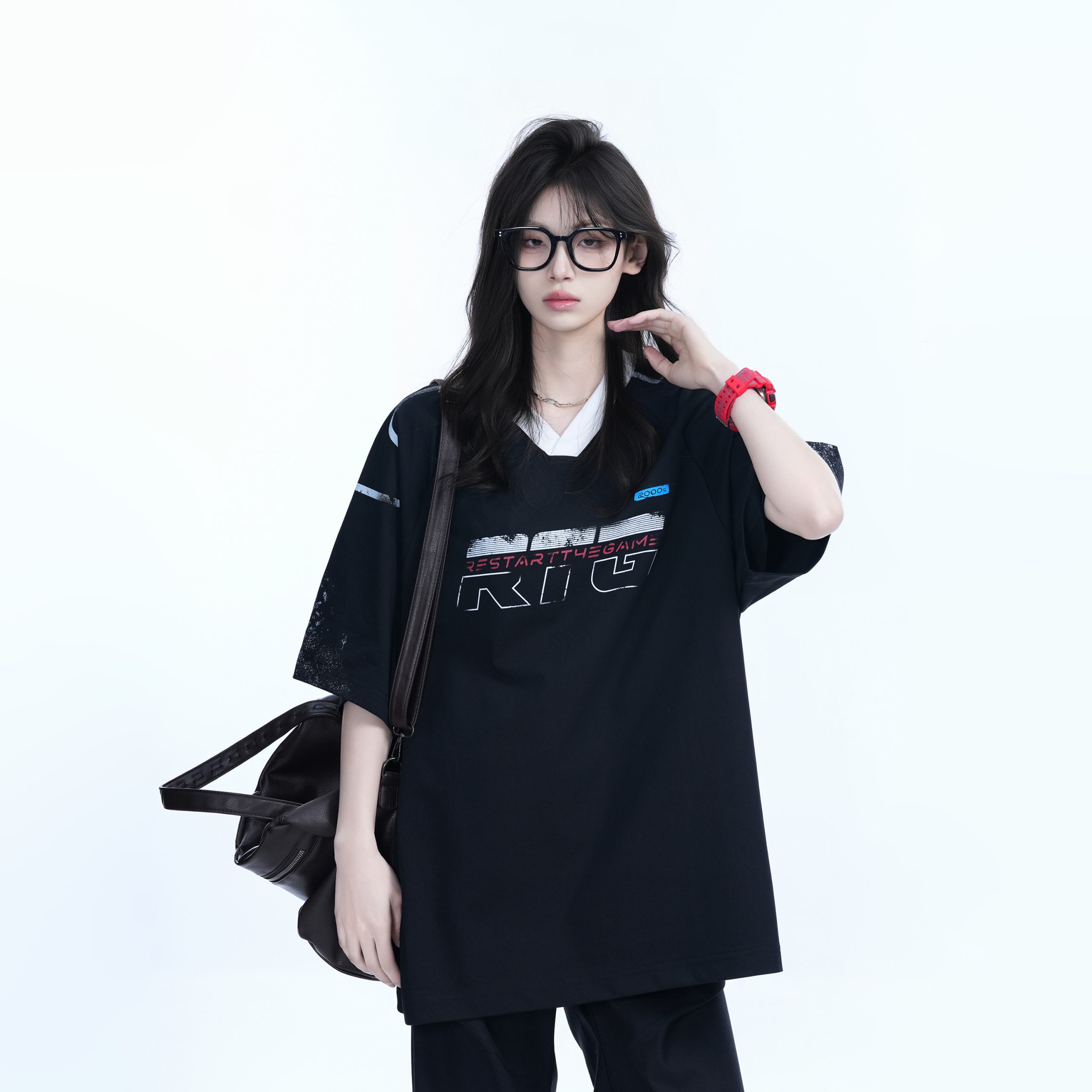 Oversized V-Neck Short Sleeve T-Shirt for Women - American Street Style with "Sit and Eat Until the Mountains Are Empty" Graphic Oversized V-Neck Short Sleeve T-Shirt for Women - American Street Style with "Sit and Eat Until the Mountains Are Empty" Graphic