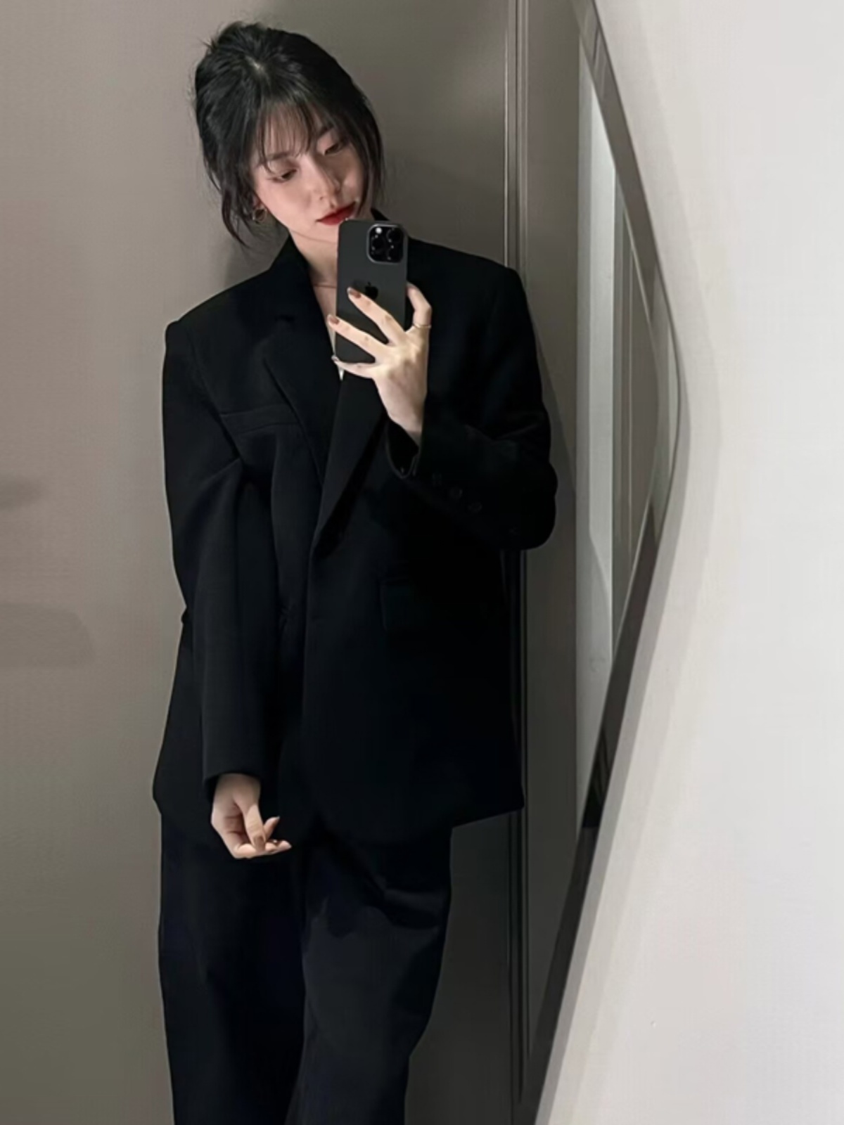 Petite Black Suit Jacket for Women - Trendy Slim Fit, Short Style, High-End Korean Fashion for Spring & Autumn 2025 Petite Black Suit Jacket for Women - Trendy Slim Fit, Short Style, High-End Korean Fashion for Spring & Autumn 2025