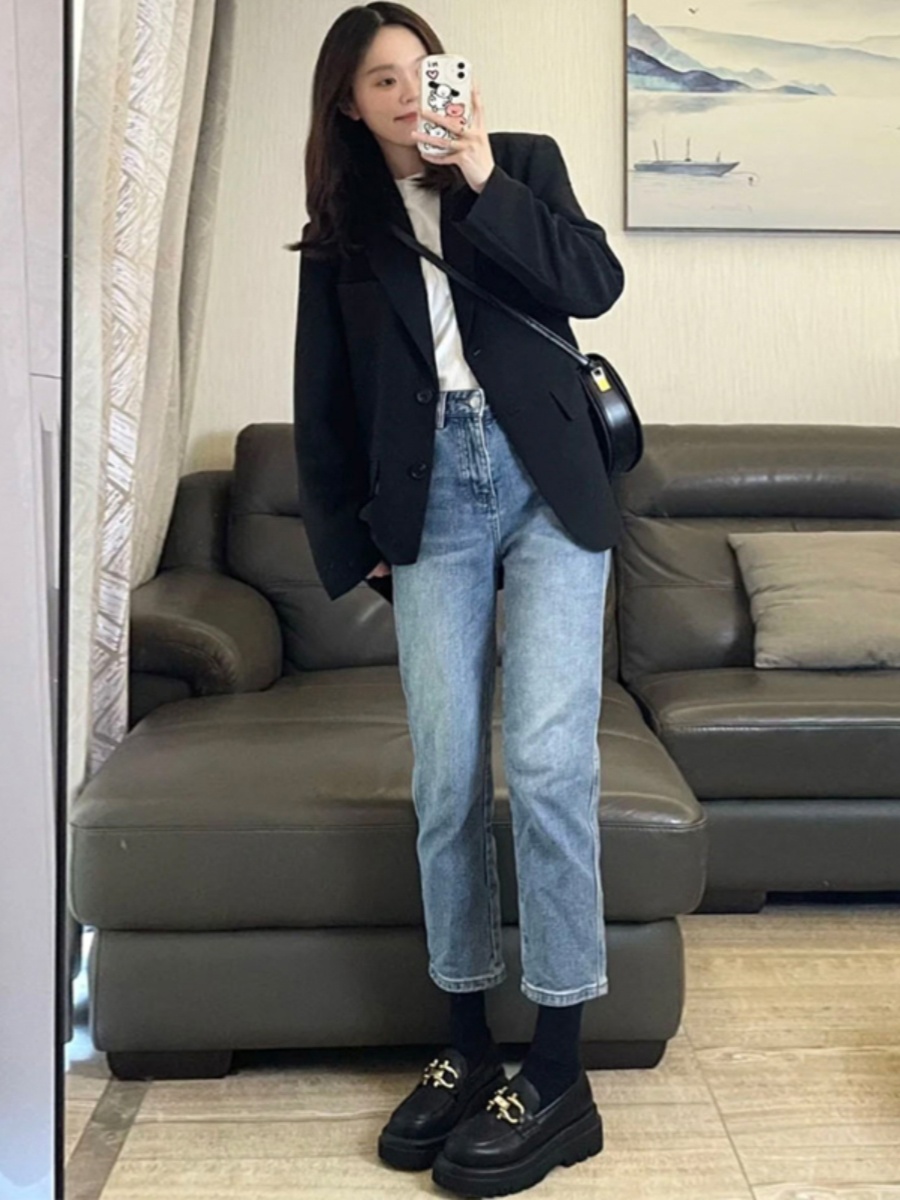 Petite Black Suit Jacket for Women - Trendy Slim Fit, Short Style, Korean Fashion for Spring and Autumn 2025 Petite Black Suit Jacket for Women - Trendy Slim Fit, Short Style, Korean Fashion for Spring and Autumn 2025