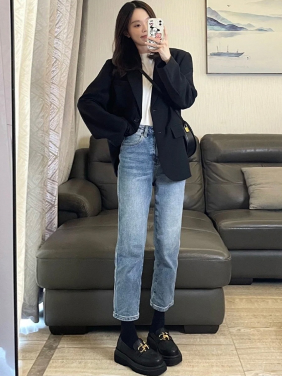 Petite Black Suit Jacket for Women - Trendy Slim Fit, Short Style, Korean Fashion for Spring and Autumn 2025 Petite Black Suit Jacket for Women - Trendy Slim Fit, Short Style, Korean Fashion for Spring and Autumn 2025