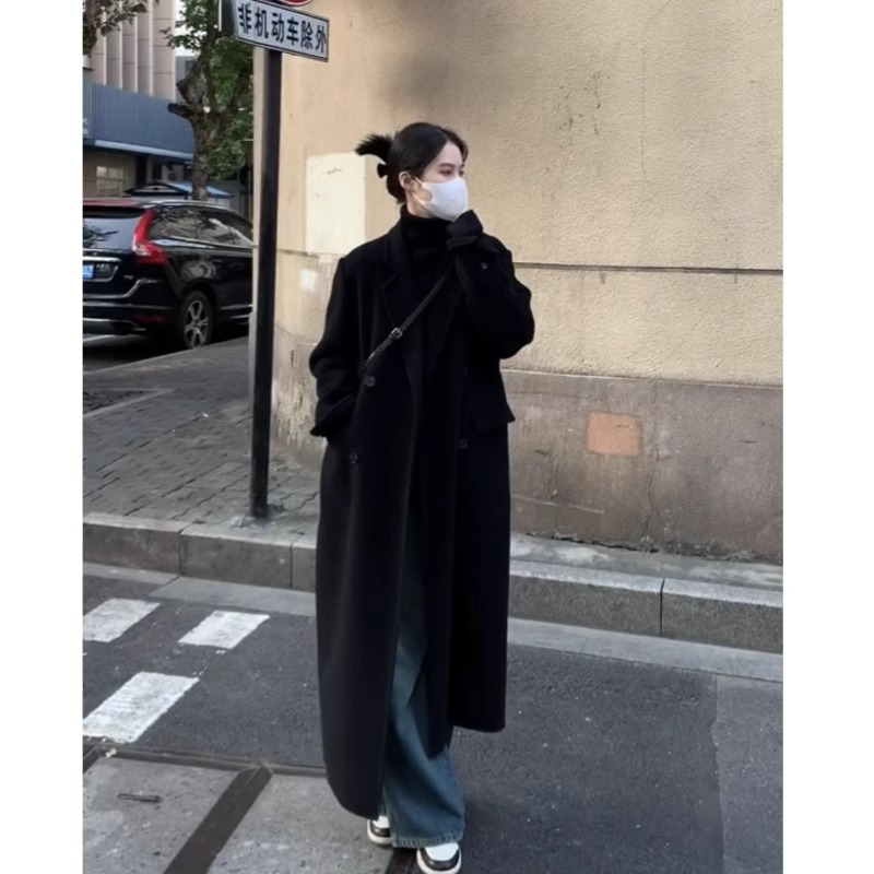 Petite Hepburn-Style Black Double-Faced Cashmere Coat for Women, Mid-Length Woolen Outerwear for Autumn/Winter 2024 Petite Hepburn-Style Black Double-Faced Cashmere Coat for Women, Mid-Length Woolen Outerwear for Autumn/Winter 2024