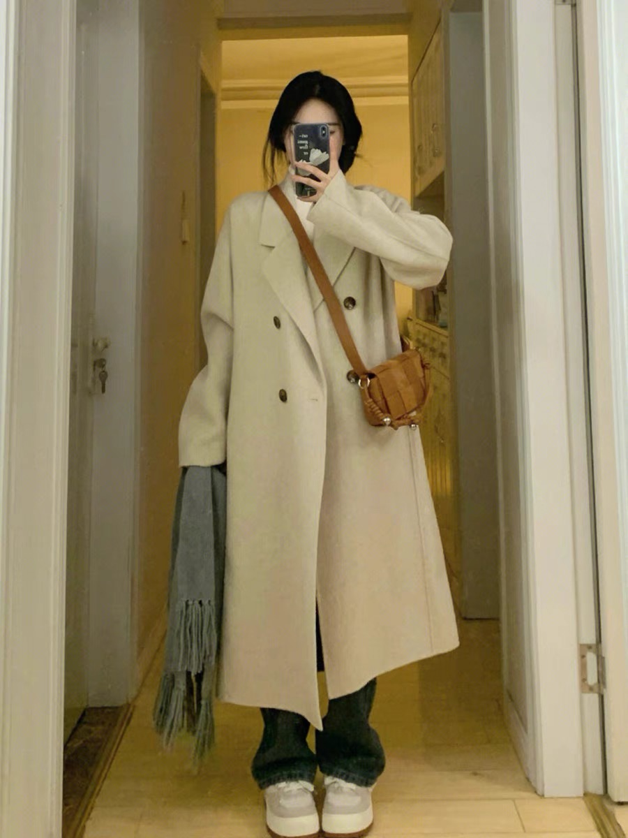 Petite Hepburn-Style Black Double-Faced Cashmere Coat for Women, Mid-Length Woolen Outerwear for Autumn/Winter 2024 Petite Hepburn-Style Black Double-Faced Cashmere Coat for Women, Mid-Length Woolen Outerwear for Autumn/Winter 2024