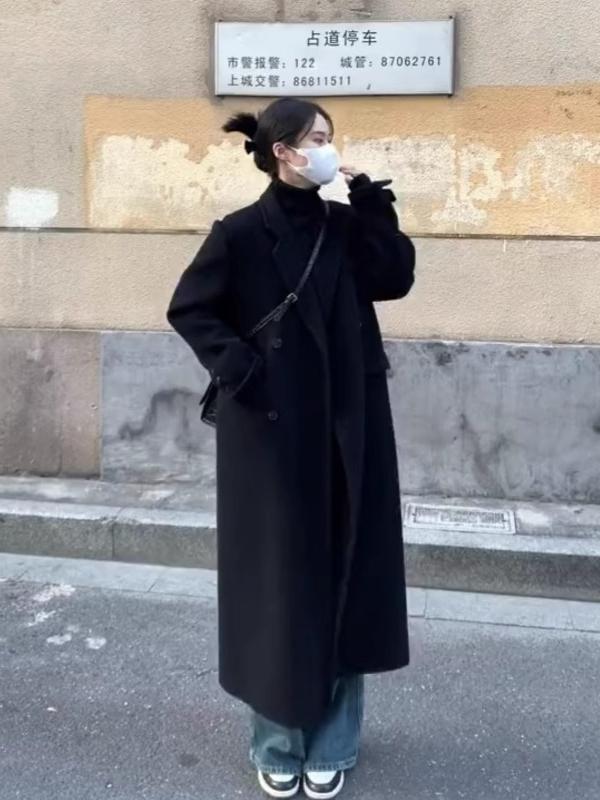 Petite Hepburn-Style Black Double-Faced Cashmere Coat for Women, Mid-Length Woolen Outerwear for Autumn/Winter 2024 Petite Hepburn-Style Black Double-Faced Cashmere Coat for Women, Mid-Length Woolen Outerwear for Autumn/Winter 2024